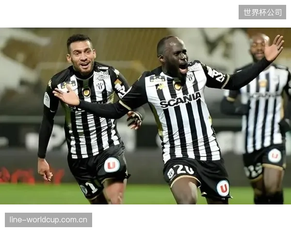 球队阵容结构趋于成熟,大赛经验与球员实力达到近年峰值。 球队阵容结构趋于成熟,大赛经验与球员实力达到近年峰值。